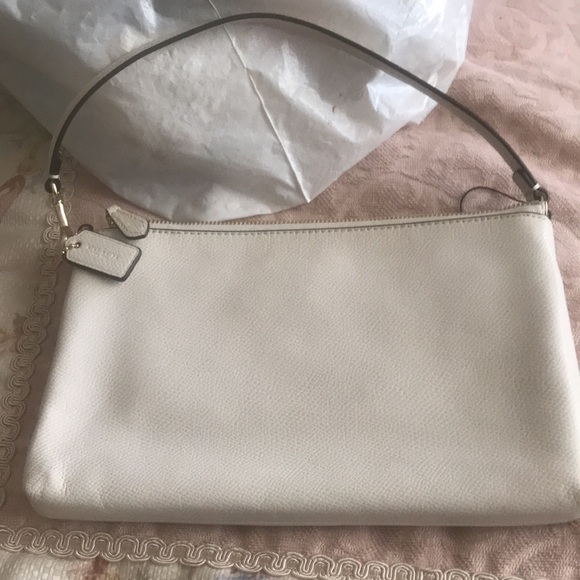 Coach cream mini bag with detachable pouch used - Picture 4 of 13
